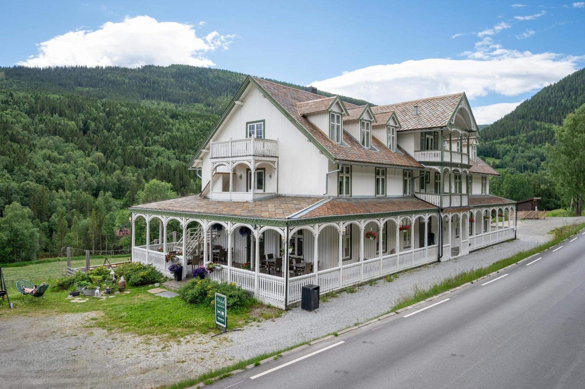 Heartbreak Hotel Nedre Heidal Buitenkant foto