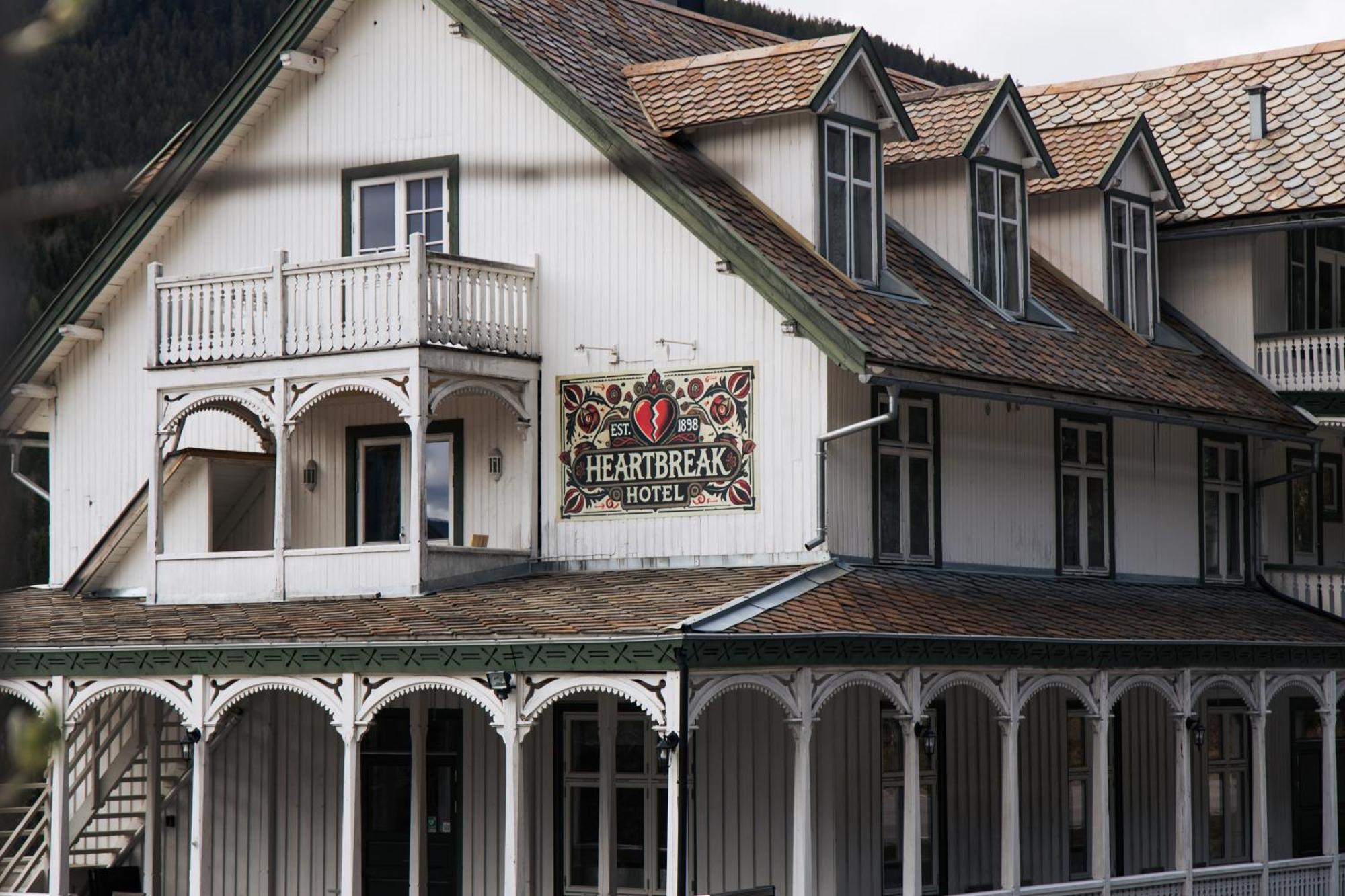 Heartbreak Hotel Nedre Heidal Buitenkant foto